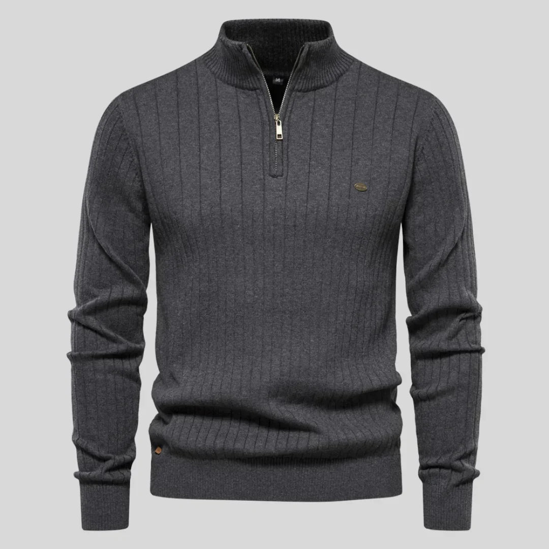 Martin – Eleganten Pulover z Zadrgo pri Vratu