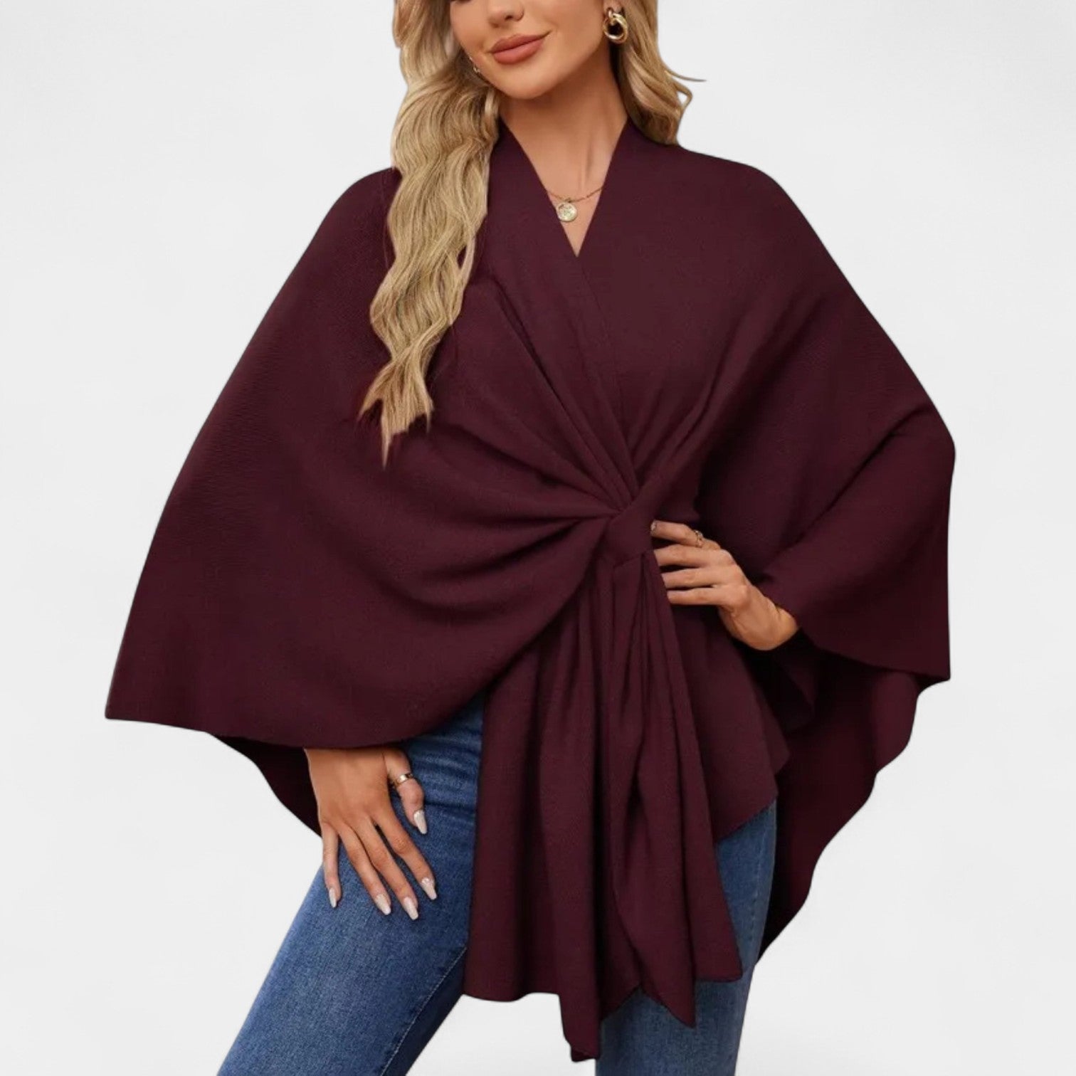 Daniela – Elegantno padajoče pončo z vozlom