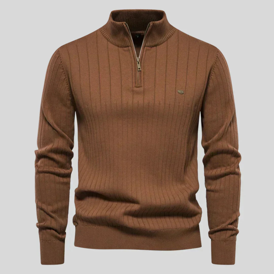 Martin – Eleganten Pulover z Zadrgo pri Vratu