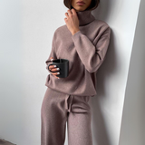 Karina - 2-delni set, rolka in dolge hlače