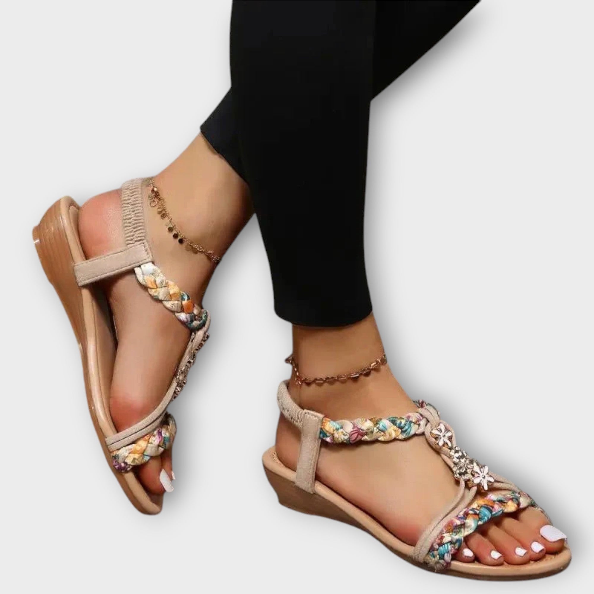 Kompaktne ženske sandale v boho stilu